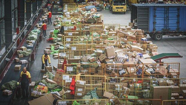 反超顺丰京东！中国第二大快递悄然崛起，一年揽收包裹达100亿件